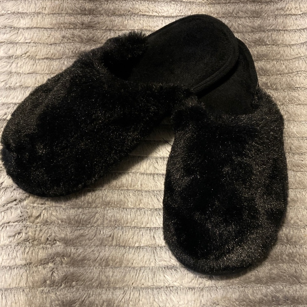 Cozy Black Fuzzy Slippers